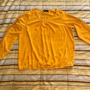 AGB Meyer lemon yellow cutout shirt size X-Large